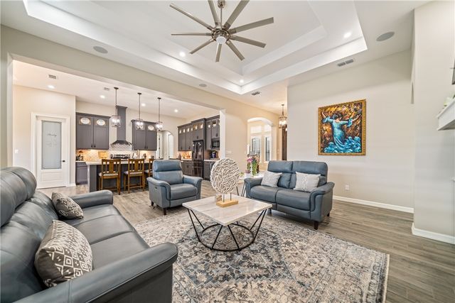 1864 The Grand Dr, Kingsville, TX 78363