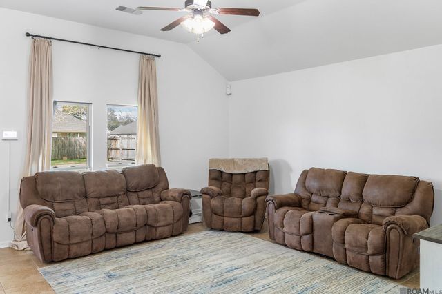 1303 S Sanctuary Ave, Gonzales, LA 70737