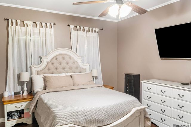 1303 S Sanctuary Ave, Gonzales, LA 70737