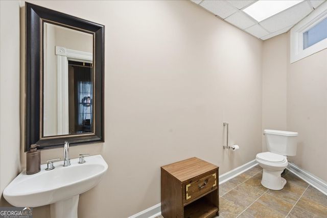 526 Academy Avenue, Dublin, GA 31021