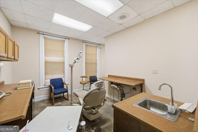 526 Academy Avenue, Dublin, GA 31021