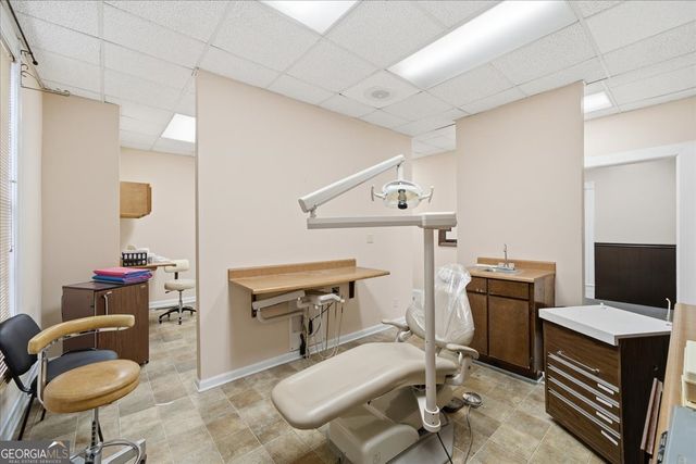 526 Academy Avenue, Dublin, GA 31021