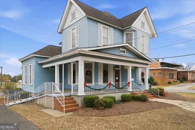 526 Academy Avenue, Dublin, GA 31021