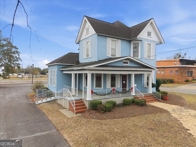 526 Academy Avenue, Dublin, GA 31021