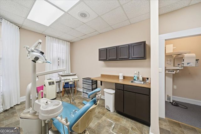 526 Academy Avenue, Dublin, GA 31021