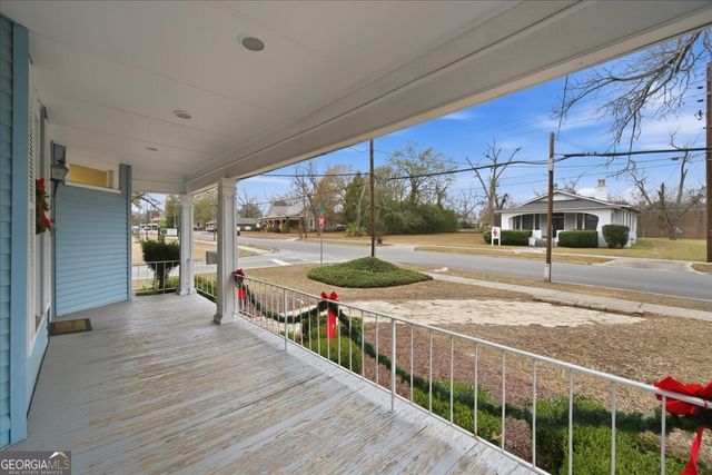 526 Academy Avenue, Dublin, GA 31021