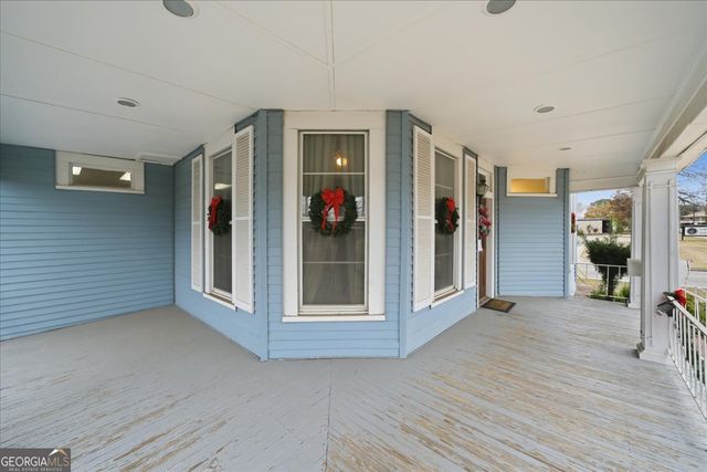 526 Academy Avenue, Dublin, GA 31021