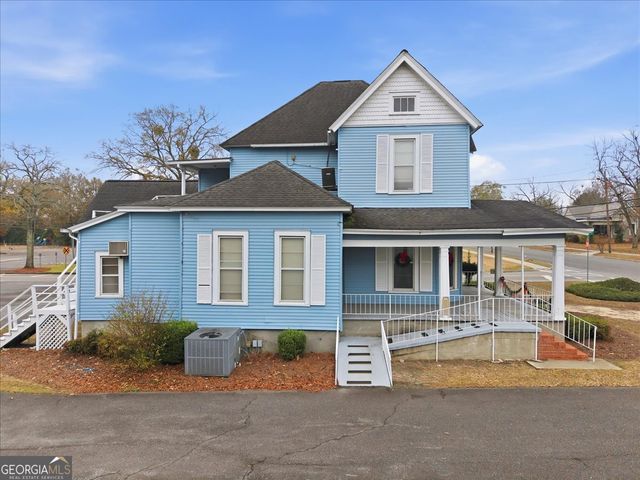 526 Academy Avenue, Dublin, GA 31021