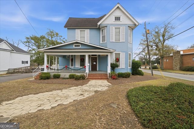 526 Academy Avenue, Dublin, GA 31021