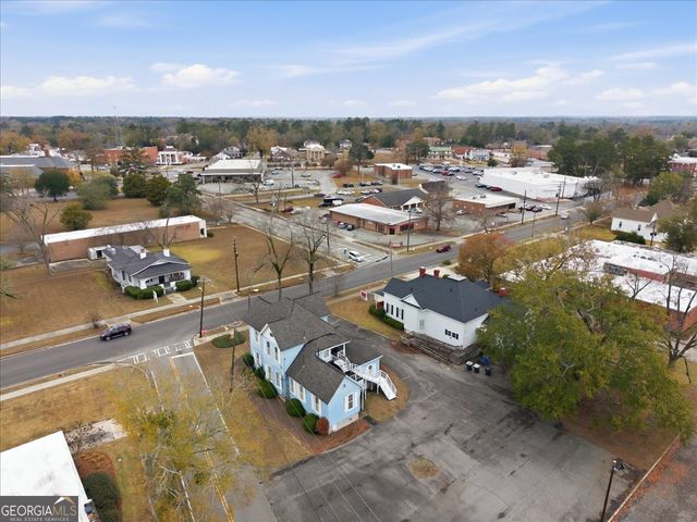 526 Academy Avenue, Dublin, GA 31021