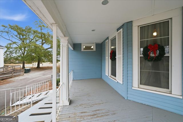 526 Academy Avenue, Dublin, GA 31021