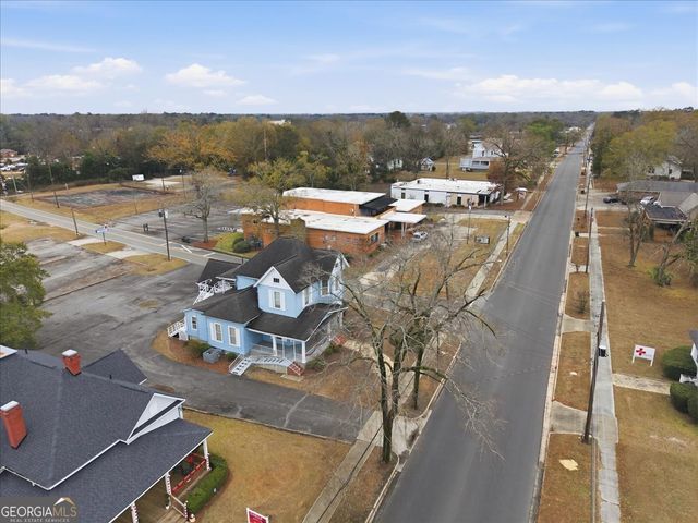 526 Academy Avenue, Dublin, GA 31021