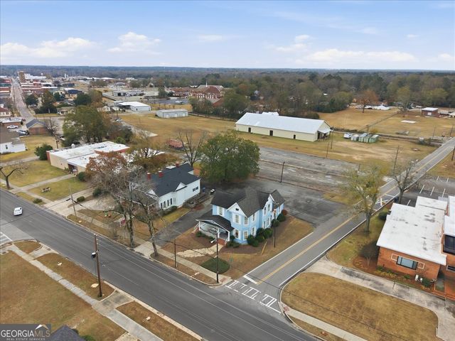 526 Academy Avenue, Dublin, GA 31021