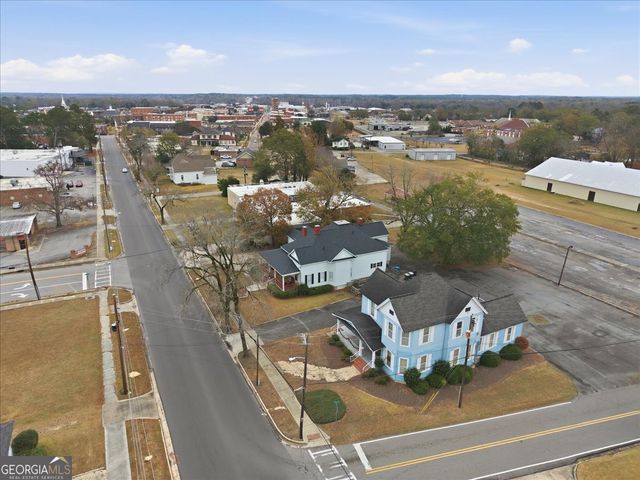 526 Academy Avenue, Dublin, GA 31021