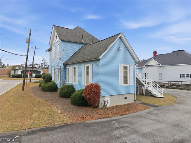 526 Academy Avenue, Dublin, GA 31021