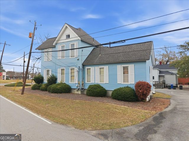526 Academy Avenue, Dublin, GA 31021