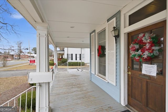 526 Academy Avenue, Dublin, GA 31021