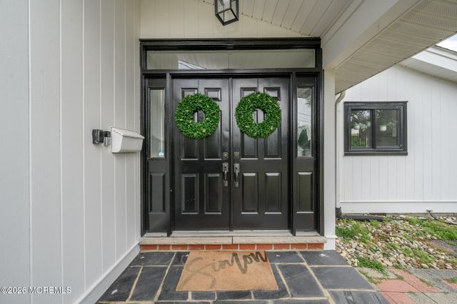 15 Wilson Circle W, Red Bank, NJ 07701