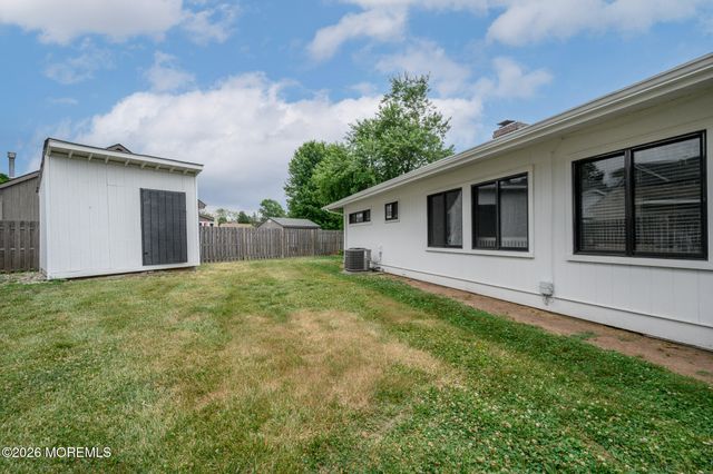 15 Wilson Circle W, Red Bank, NJ 07701