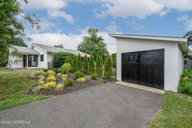 15 Wilson Circle W, Red Bank, NJ 07701