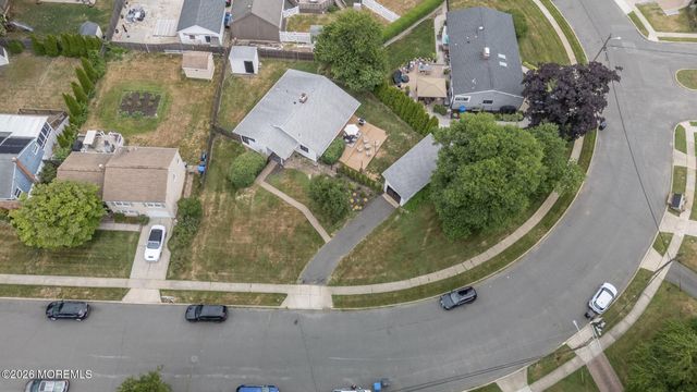 15 Wilson Circle W, Red Bank, NJ 07701