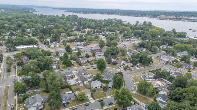 15 Wilson Circle W, Red Bank, NJ 07701