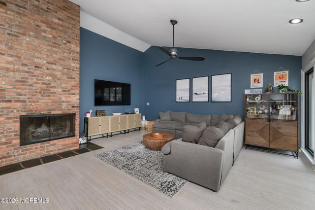 15 Wilson Circle W, Red Bank, NJ 07701