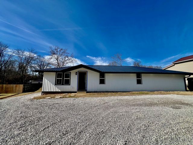 5233 State Route 261 Highway, Newburgh, IN 47630