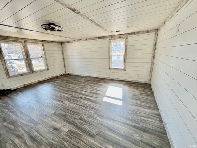 5233 State Route 261 Highway, Newburgh, IN 47630