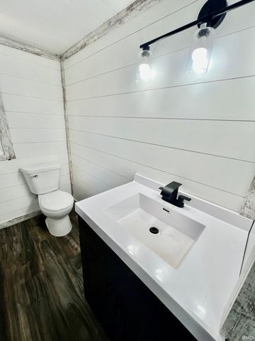 5233 State Route 261 Highway, Newburgh, IN 47630