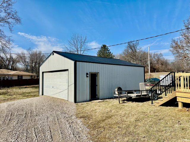 5233 State Route 261 Highway, Newburgh, IN 47630