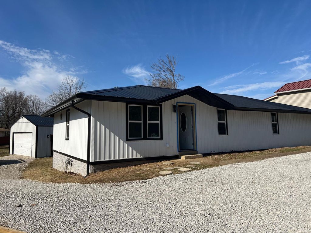 5233 State Route 261 Highway, Newburgh, IN 47630