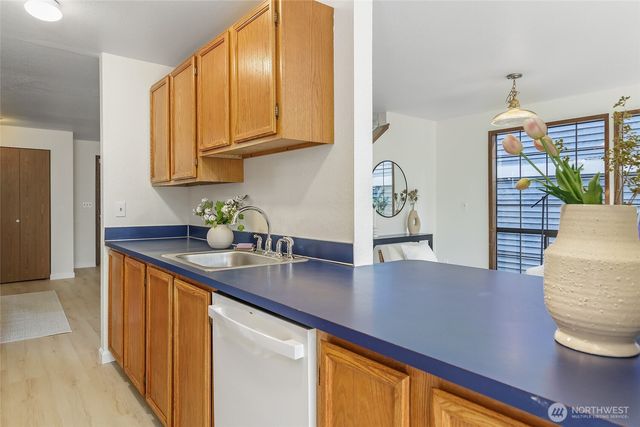 1027 NE 113th Street, Seattle, WA 98125