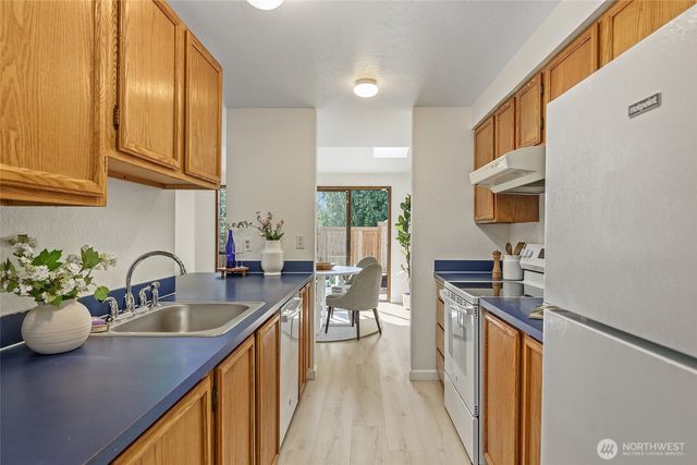 1027 NE 113th Street, Seattle, WA 98125