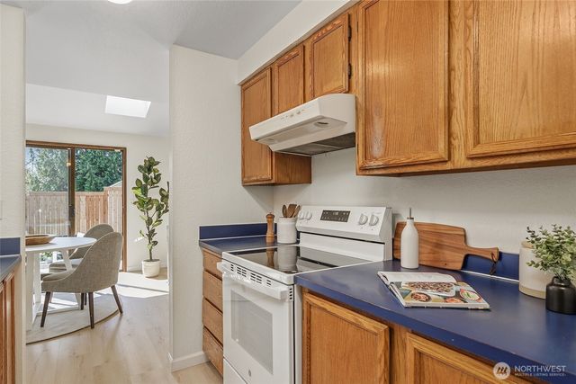 1027 NE 113th Street, Seattle, WA 98125