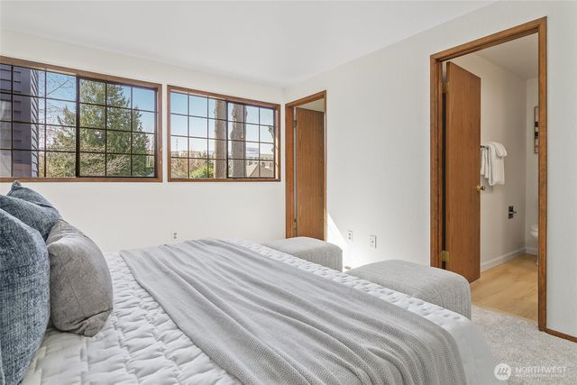 1027 NE 113th Street, Seattle, WA 98125