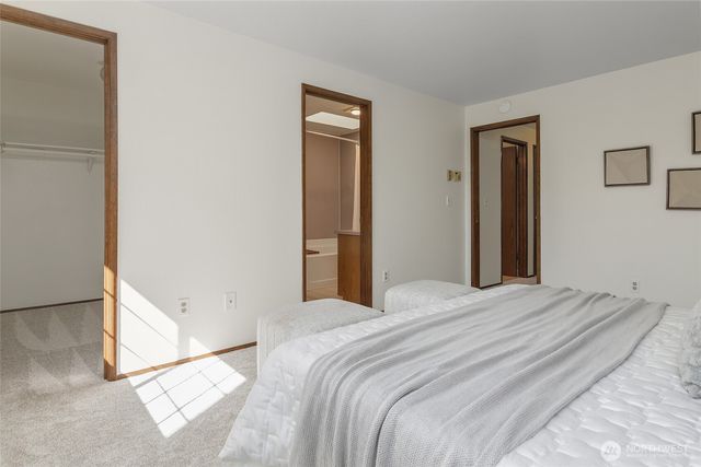 1027 NE 113th Street, Seattle, WA 98125