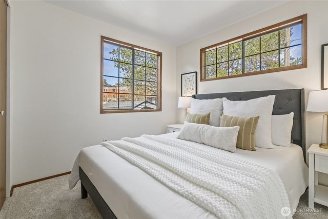 1027 NE 113th Street, Seattle, WA 98125