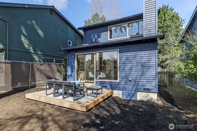 1027 NE 113th Street, Seattle, WA 98125