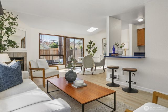 1027 NE 113th Street, Seattle, WA 98125