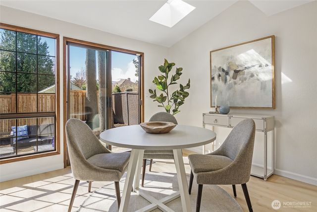 1027 NE 113th Street, Seattle, WA 98125