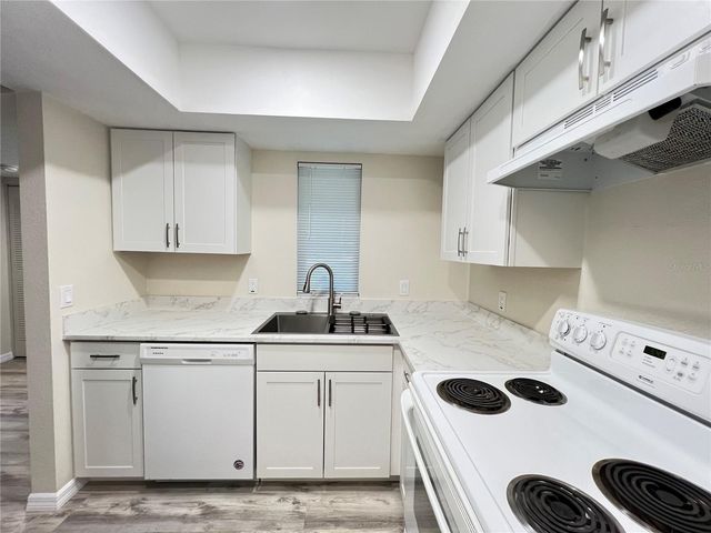 572 FAIRWAYS LANE N204, Ocala, FL 34472
