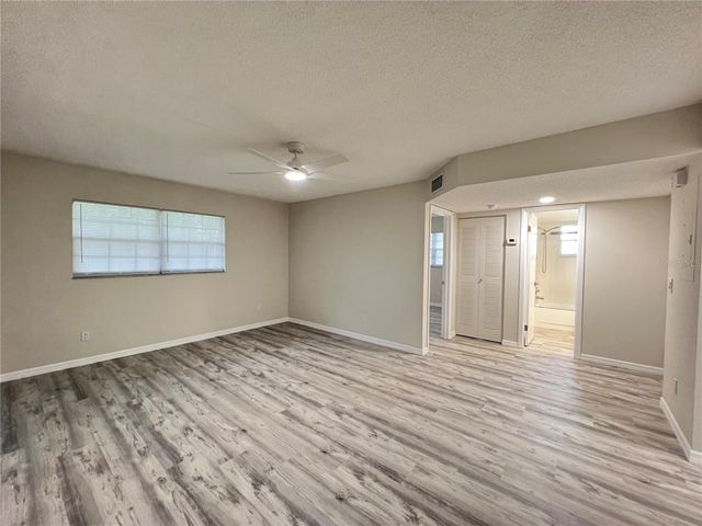 572 FAIRWAYS LANE N204, Ocala, FL 34472