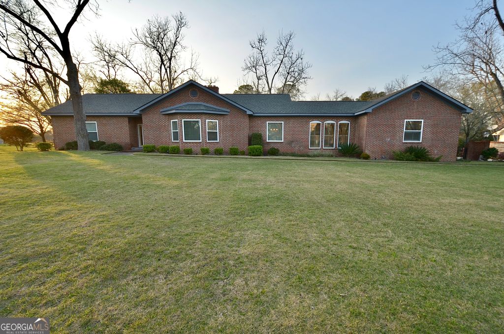 614 9th Avenue, Eastman, GA 31023