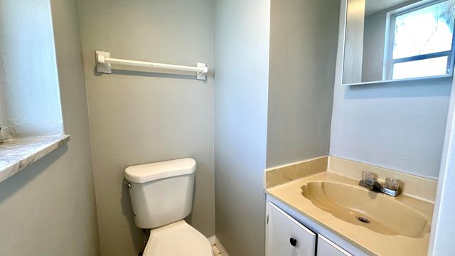 8040 N Colony Circle Unit 207, Tamarac, FL 33321