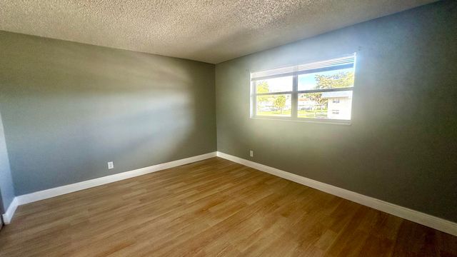 8040 N Colony Circle Unit 207, Tamarac, FL 33321