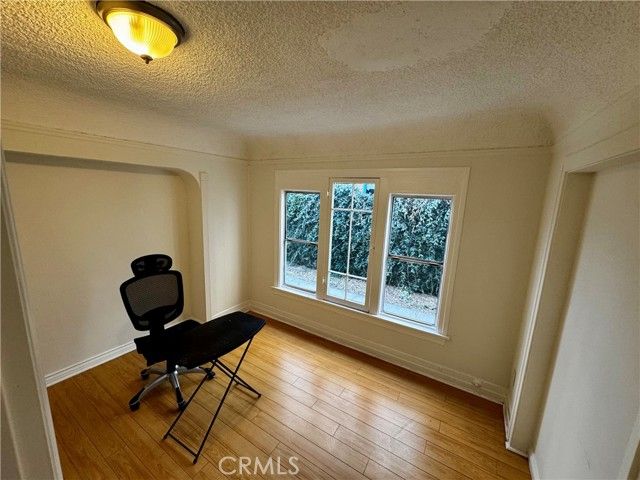 1730 N Kenmore Avenue, Los Angeles, CA 90027