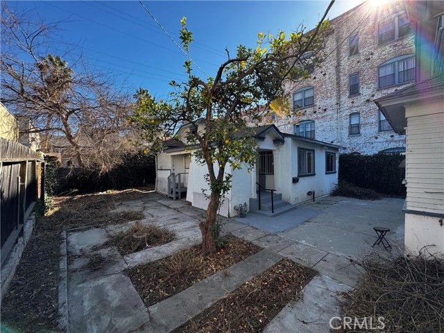 1730 N Kenmore Avenue, Los Angeles, CA 90027