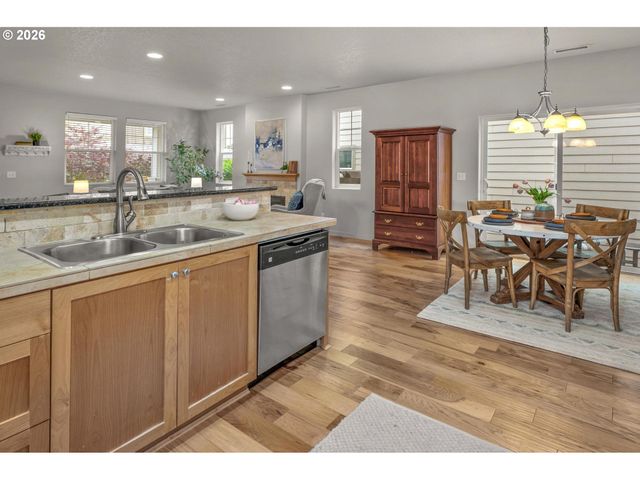 217 Nw 117TH Loop, Portland, OR 97229