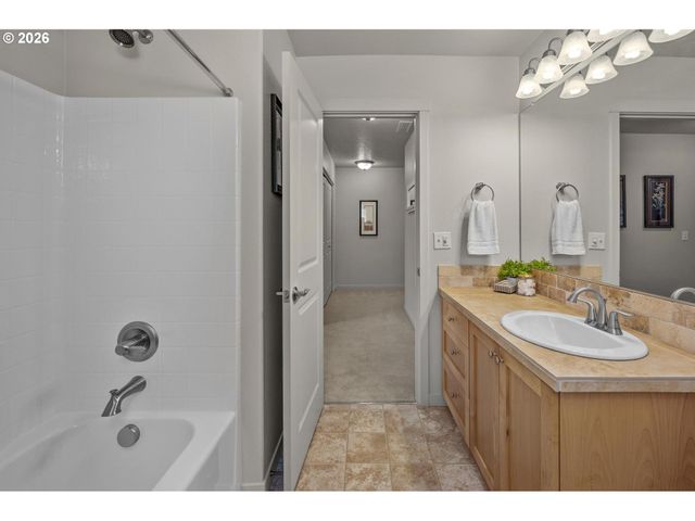 217 Nw 117TH Loop, Portland, OR 97229